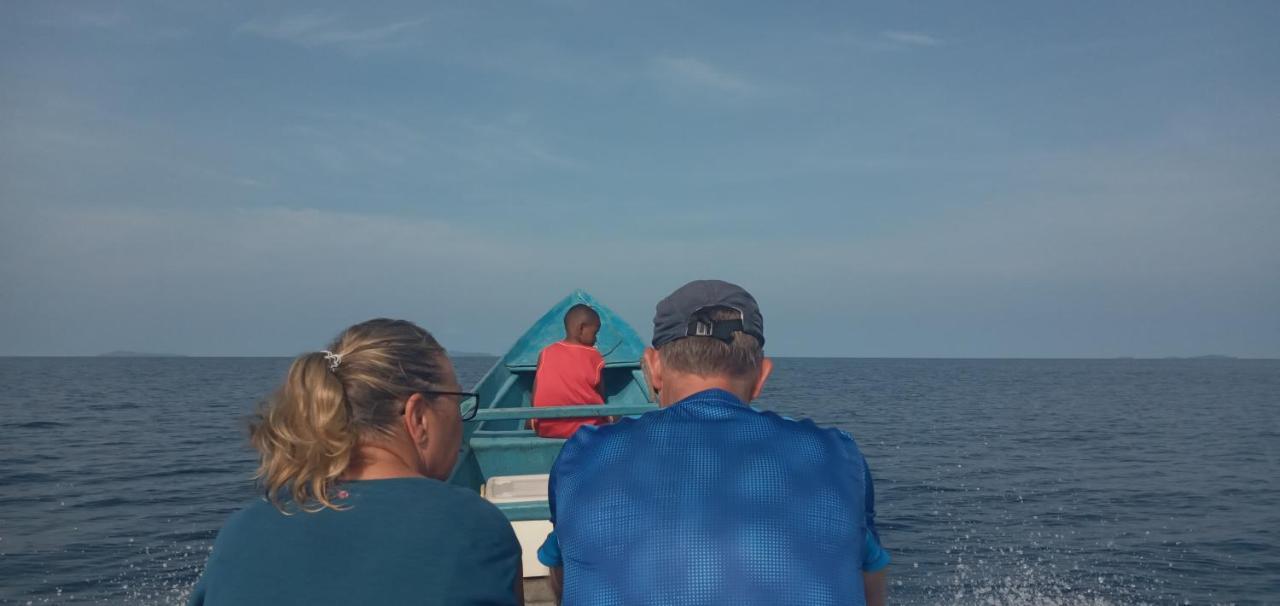 Arborek Diving Homestay R4 Besir Esterno foto